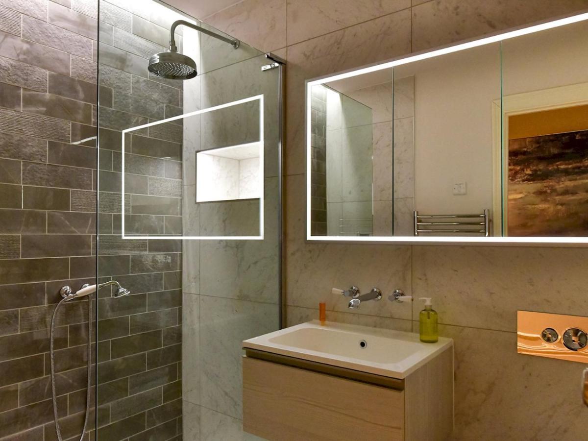 Pass The Keys Beautiful 2 Bed Apartment With Parking In The Bay Кардіфф Екстер'єр фото