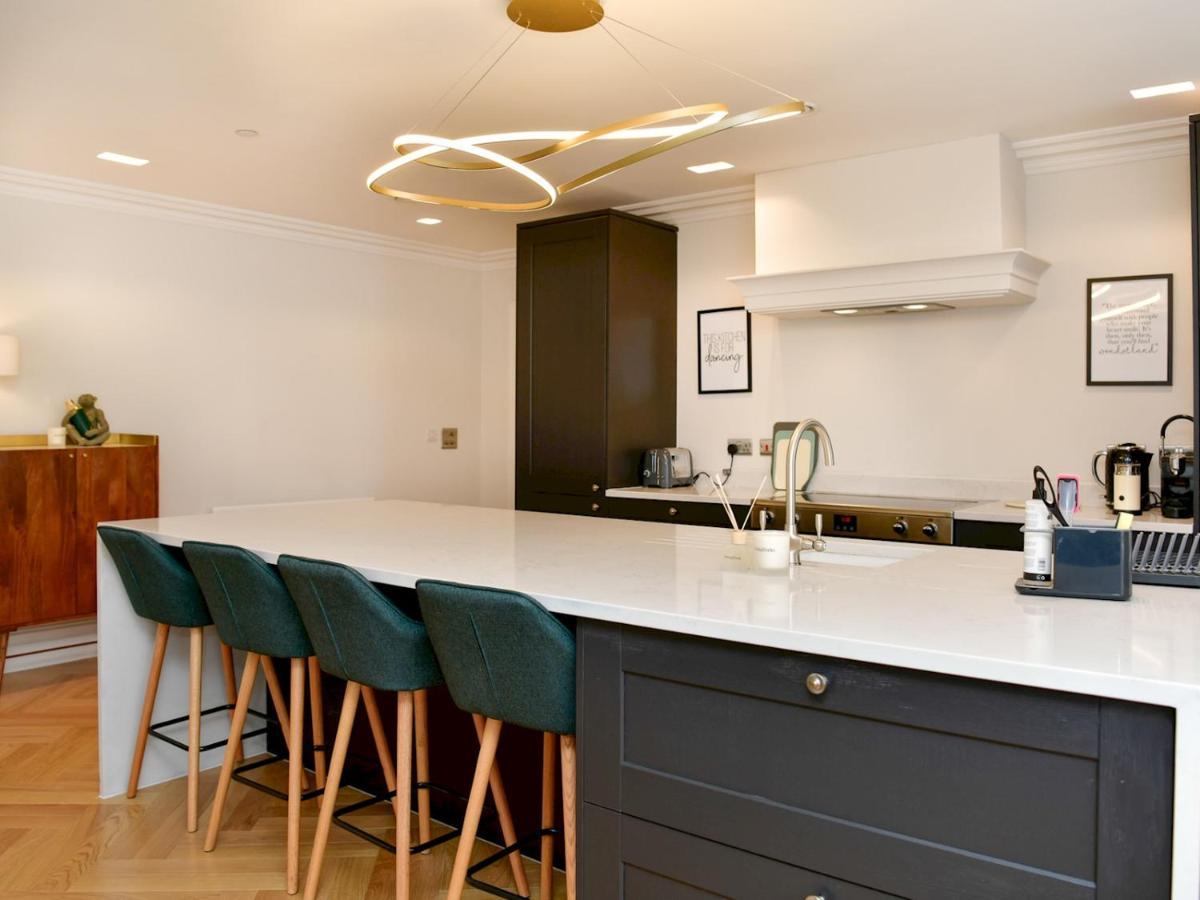 Pass The Keys Beautiful 2 Bed Apartment With Parking In The Bay Кардіфф Екстер'єр фото