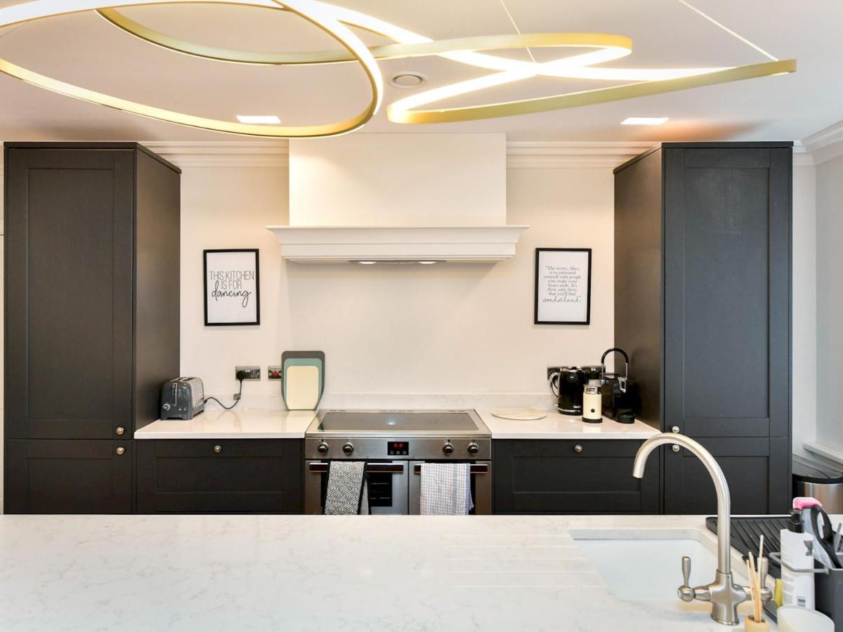 Pass The Keys Beautiful 2 Bed Apartment With Parking In The Bay Кардіфф Екстер'єр фото