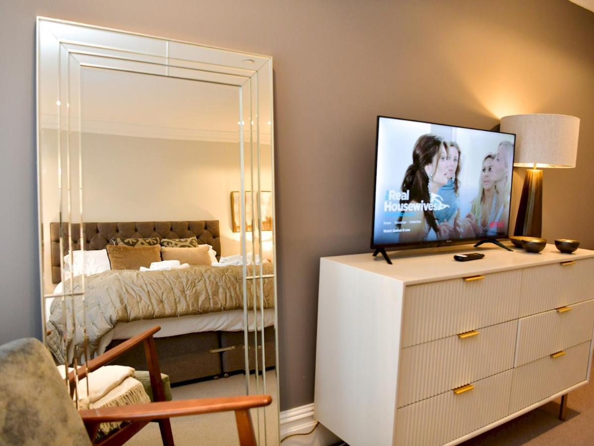 Pass The Keys Beautiful 2 Bed Apartment With Parking In The Bay Кардіфф Екстер'єр фото